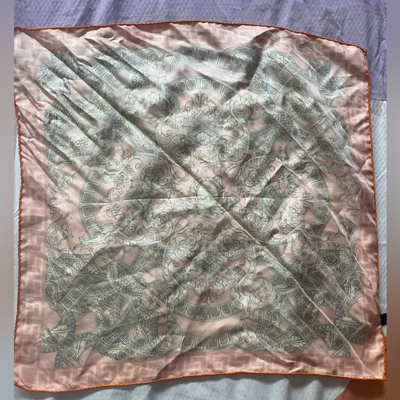 Versace silk scarf - Picture 2 of 3